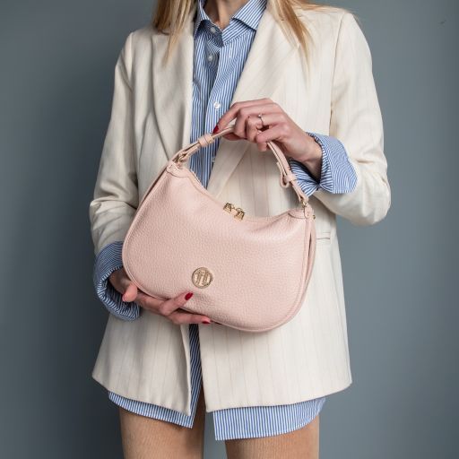 Soft leather handbag Tuscany Leather Hobl&ograve;, Cognac
