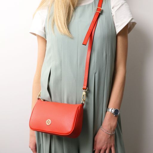 Leather clutch Tuscany Leather Parfait, Lime Green
