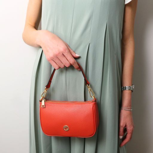 Leather clutch Tuscany Leather Parfait, Lime Green