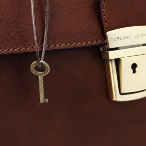 Exclusive double-bottom leather doctor bag Tuscany Leather Giotto