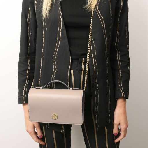 Leather clutch with chain strap Tuscany Leather Opera, Nude