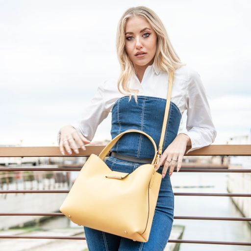 Leather secchiello bag Tuscany Leather Clio, Pastel yellow