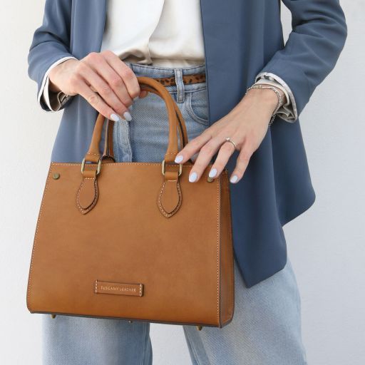 Leather handbag Tuscany Leather Dama, Natural