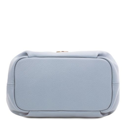 Soft leather handbag Tuscany Leather Nora, Light blue